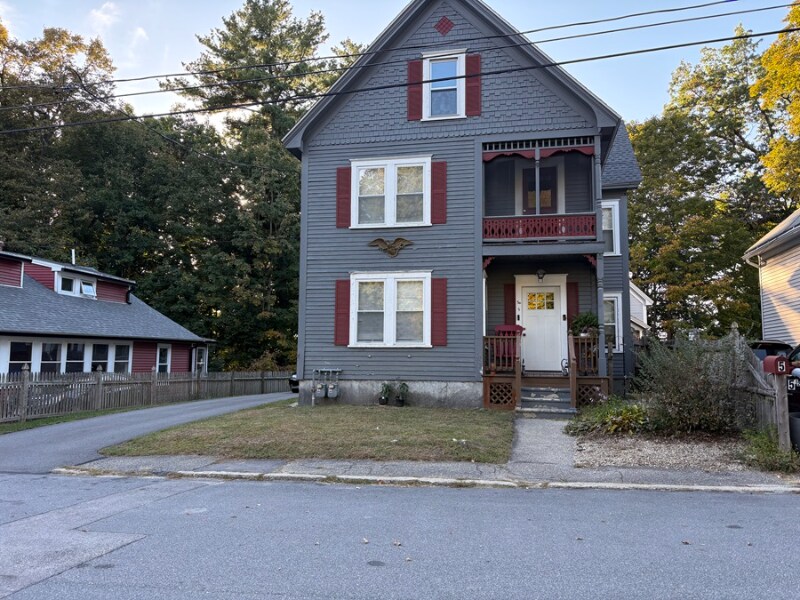 5 Maple Ave in Hudson, NH - Building Photo