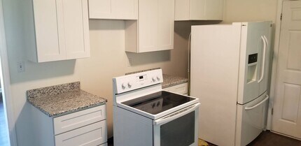 1620 Riverside Dr in Hillsborough, NC - Building Photo - Building Photo