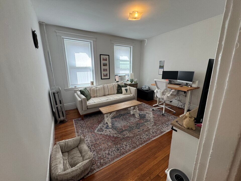 126 Warren St, Unit 9 in Boston, MA - Building Photo