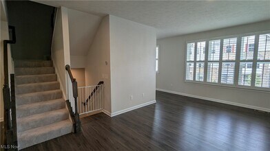 1464 Chenin Run in Avon, OH - Building Photo - Building Photo