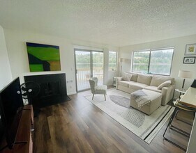 1745 Park Ave in Bremerton, WA - Building Photo - Building Photo