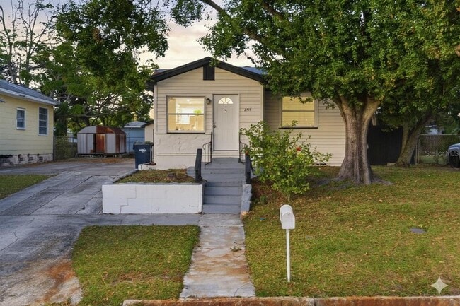 property at 2717 W Cherry St