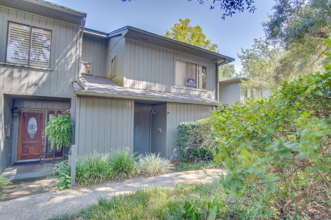 18 Hillbrook Way