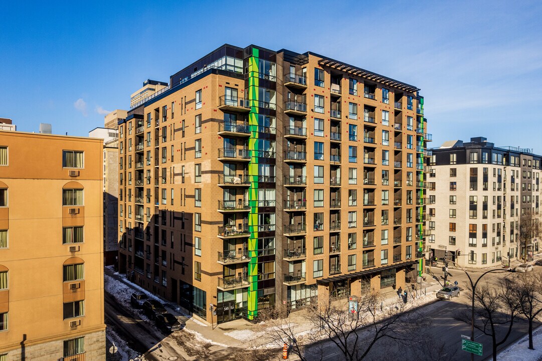 Le POM Condos in Montréal, QC - Building Photo