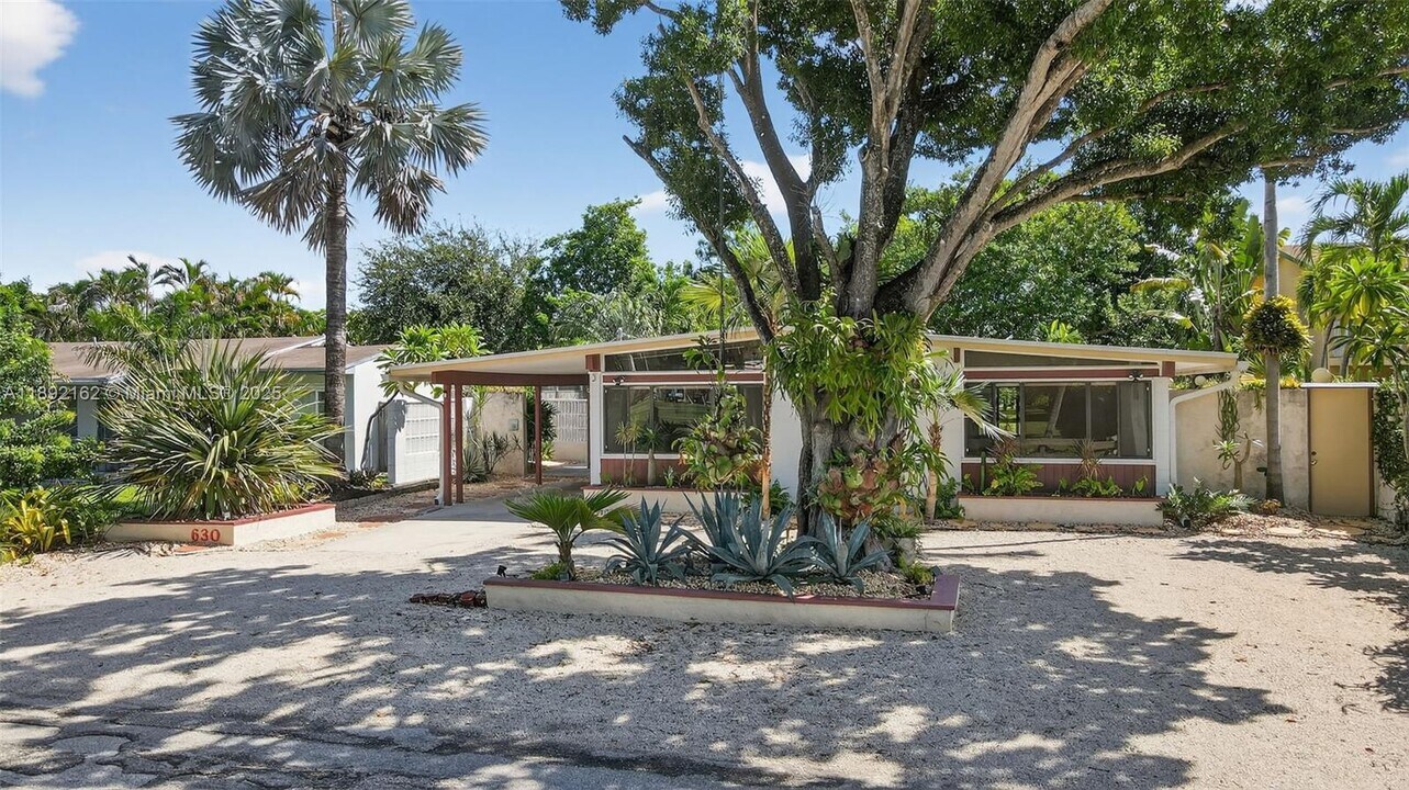630 NE 14th Ave in Fort Lauderdale, FL - Building Photo