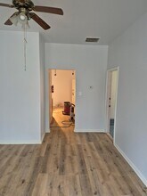 8702 S Escanaba Ave, Unit #2 Front in Chicago, IL - Building Photo - Building Photo