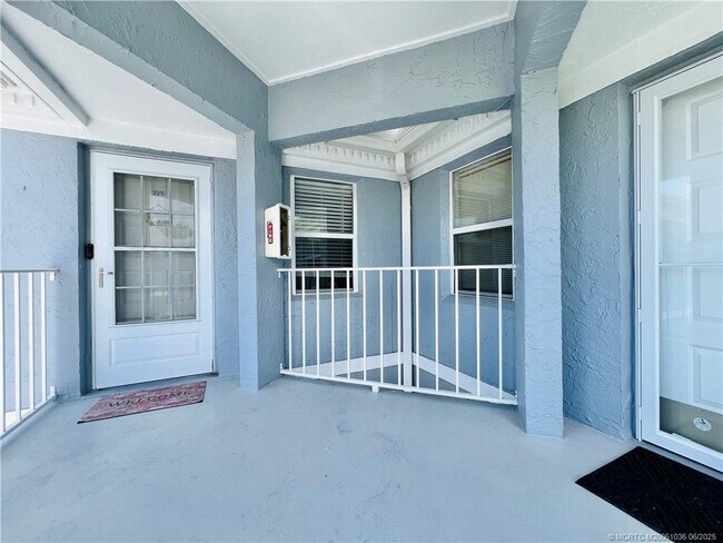 3236 SE Aster Ln in Stuart, FL - Building Photo - Building Photo