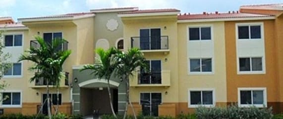 Veranda Senior Apartments in Homestead, FL - Foto de edificio