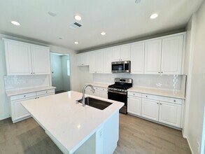 2114 E Jackman St in Lancaster, CA - Building Photo - Building Photo
