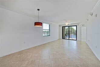 16804 Vardon Ter, Unit 201 in Bradenton, FL - Building Photo - Building Photo