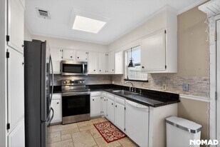 8960 Manion Dr in Beaumont, TX - Building Photo