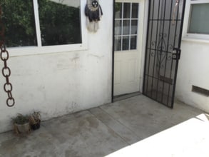 20957 Community St in Los Angeles, CA - Foto de edificio - Building Photo