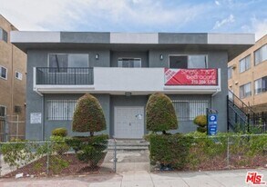 951 Menlo Ave in Los Angeles, CA - Building Photo