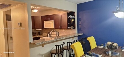 5835 Washington St in Hollywood, FL - Building Photo - Building Photo