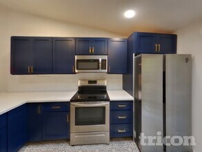 1602 57th Ave NE in Tacoma, WA - Foto de edificio - Building Photo