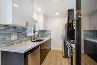 117 Avenida Algodon in San Clemente, CA - Building Photo - Building Photo