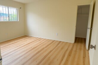 548 Hyde Park Pl, Unit 1 in Inglewood, CA - Building Photo - Building Photo
