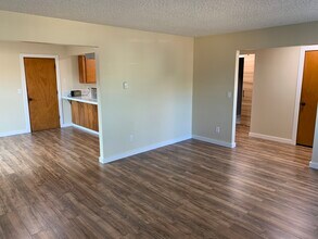 4325 NE 130th Pl in Portland, OR - Building Photo - Building Photo