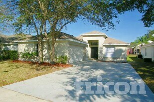 2680 Chatham Cir in Kissimmee, FL - Building Photo