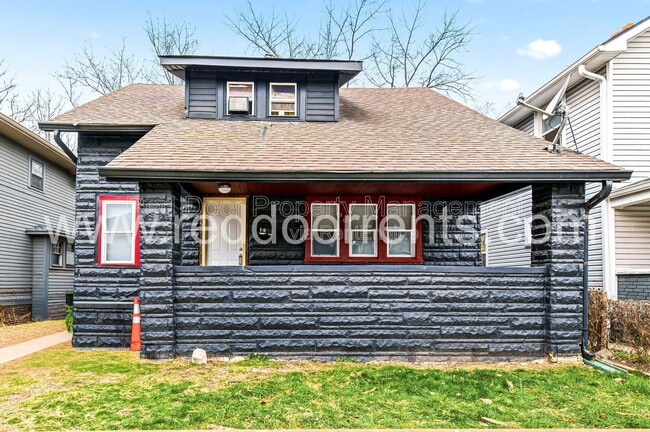 408 N Oakland Ave in Indianapolis, IN - Building Photo - Building Photo