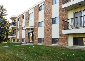 Sprucevale in Red Deer, AB - Building Photo
