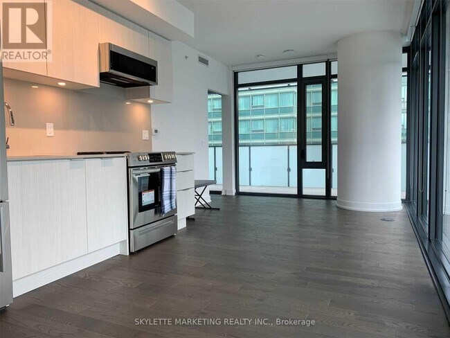 25 Richmond St E in Toronto, ON - Building Photo - Building Photo