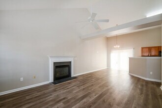 1910 Sterling Hill Dr in Fuquay Varina, NC - Building Photo - Building Photo