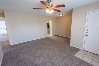 229 Craddock Ave in San Marcos, TX - Building Photo - Building Photo