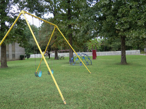 Bentwood Terrace Apartments I & II in Monroe, LA - Building Photo - Building Photo