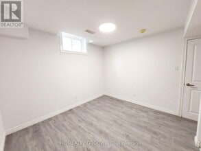 33 Mac Campbell BSMT Way in Bradford West Gwillimbury, ON - Building Photo - Building Photo