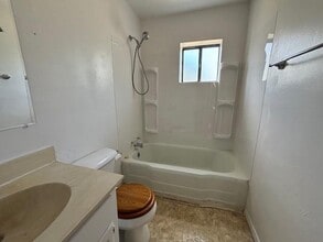 412 N 6th St in Belen, NM - Building Photo - Building Photo