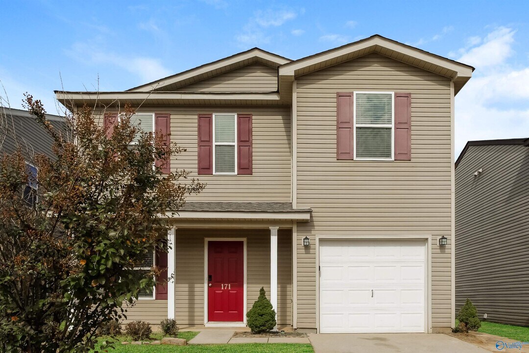 171 Cloverbrook Dr in Harvest, AL - Building Photo