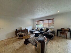 155 Rosebay Dr in Encinitas, CA - Building Photo - Building Photo