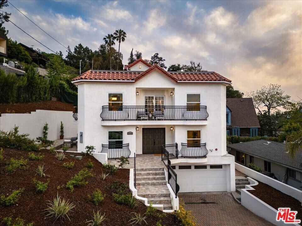 2348 Baxter St in Los Angeles, CA - Building Photo