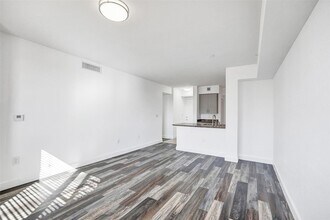 1830 Radius Dr, Unit 825 in Hollywood, FL - Building Photo - Building Photo