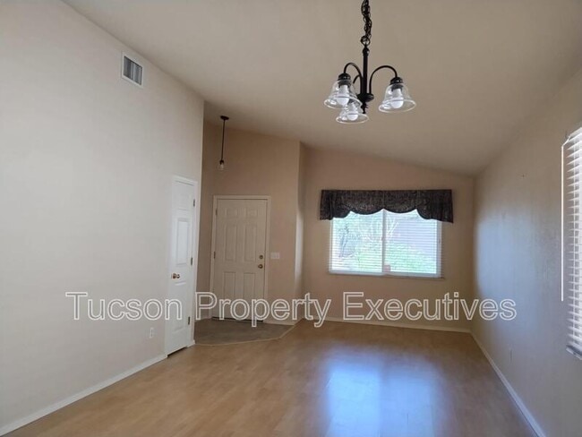 13256 N Hammerstone Ln in Oro Valley, AZ - Building Photo - Building Photo