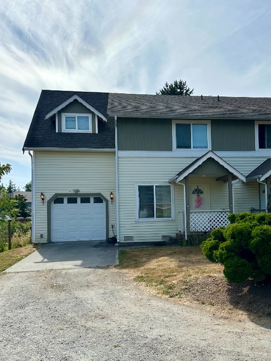 10830 6th Ave W in Everett, WA - Building Photo