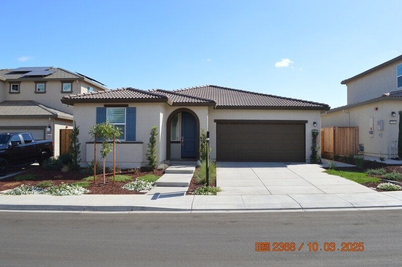 252 Birch Ranch Wy in Patterson, CA - Building Photo