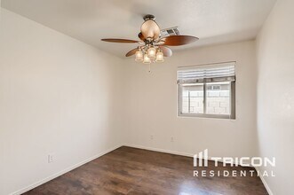 11844 W Edgemont Ave in Avondale, AZ - Foto de edificio - Building Photo