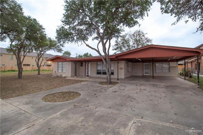 15 W Cano St in Edinburg, TX - Building Photo - Building Photo