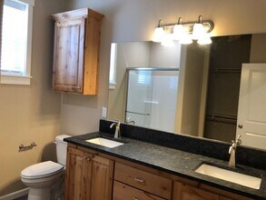 1023 Alexis Ln N in Keizer, OR - Building Photo - Building Photo