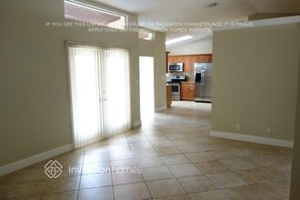 7536 NW 21st St in Margate, FL - Foto de edificio - Building Photo