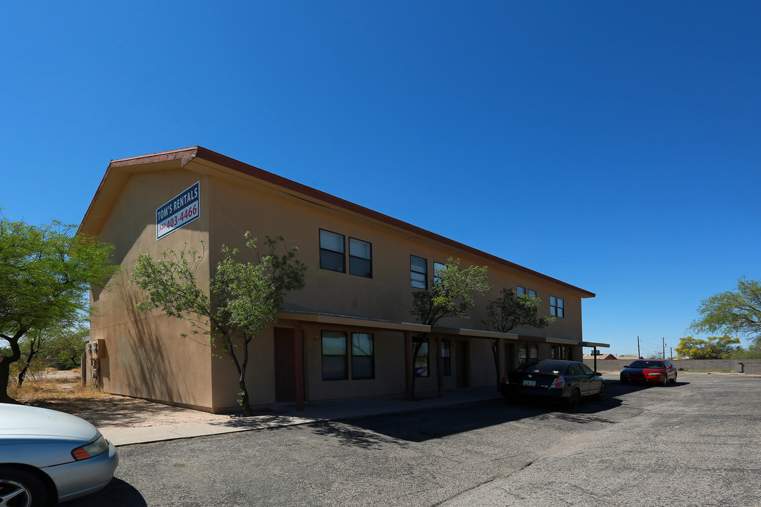 Tom's Rentals in Tucson, AZ - Building Photo