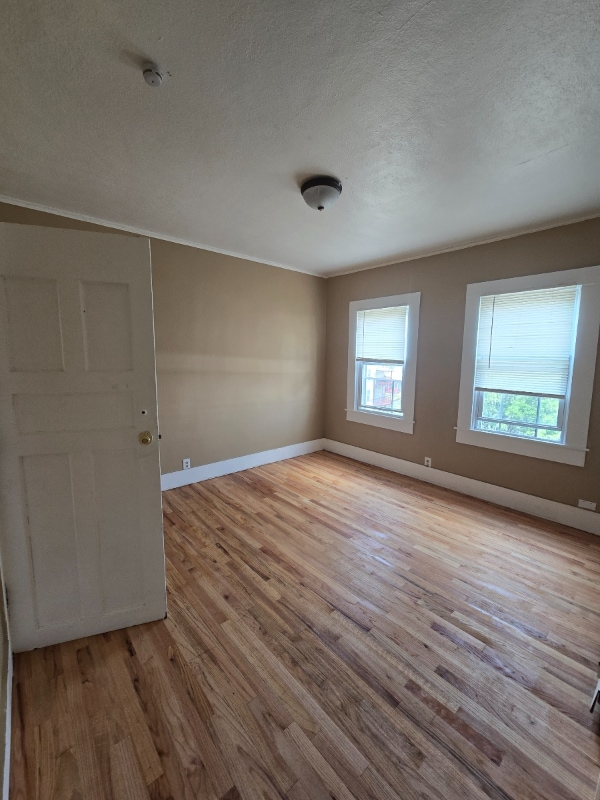 94 Glen St in New Britain, CT - Building Photo - Building Photo
