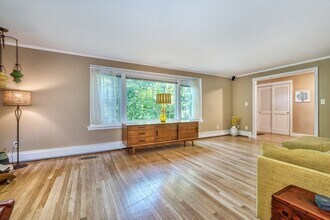 65 Sherburne Rd S in Lexington, MA - Building Photo - Building Photo