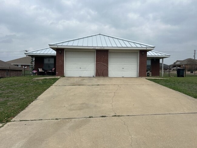 property at 2601 Lucille Dr