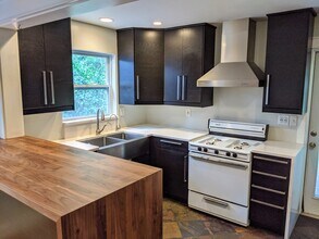 513 NE 9th St in Gainesville, FL - Building Photo - Building Photo
