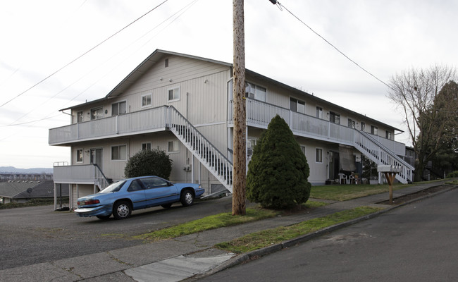 Trade Winds Apartments in Vancouver, WA - Building Photo - Building Photo