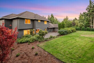 1324 Stonehaven Dr in West Linn, OR - Building Photo - Building Photo