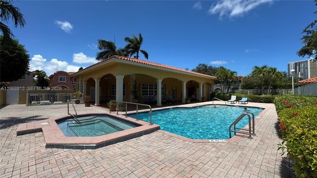7733 SW 94th Ln in Miami, FL - Foto de edificio - Building Photo